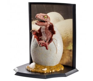 Figure Baby Velociraptor in Egg - Jurassic Park